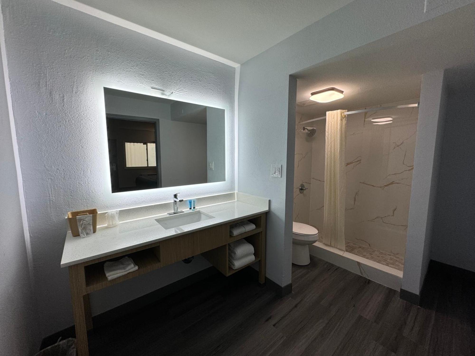 Travelodge By Wyndham Gainesville Eksteriør bilde