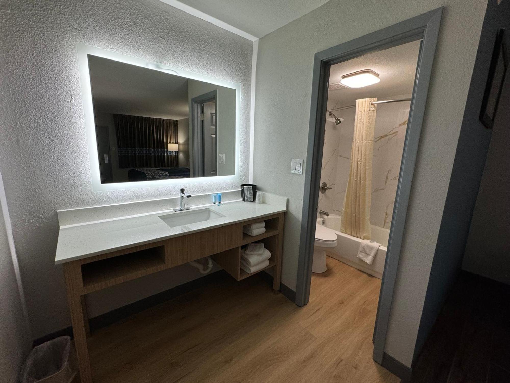 Travelodge By Wyndham Gainesville Eksteriør bilde