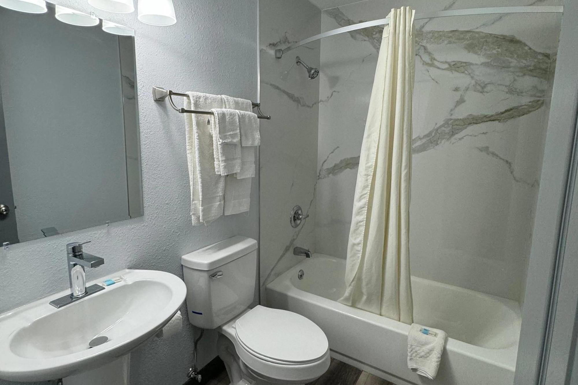 Travelodge By Wyndham Gainesville Eksteriør bilde